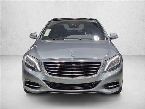 Used 2017 Mercedes-Benz S 550 4MATIC Sedan image 2