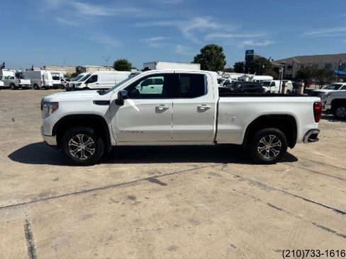 Used 2022 GMC Sierra 1500 SLE AWD/4WD image 4