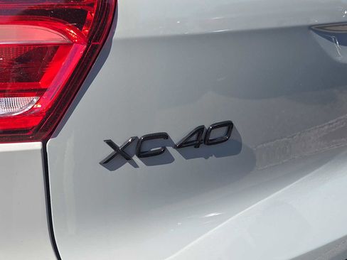 Used 2026 Volvo XC40 B5 Ultra w/ Protection Package Premier image 9