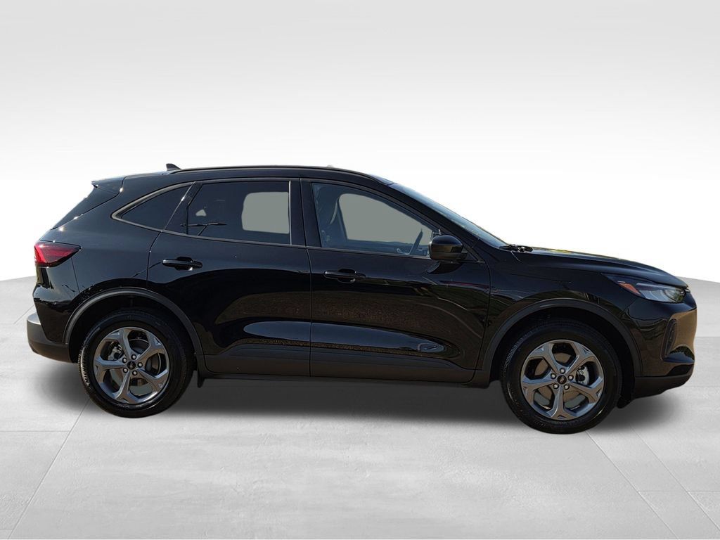 Used 2025 Ford Escape ST-Line Select AWD/4WD image 5