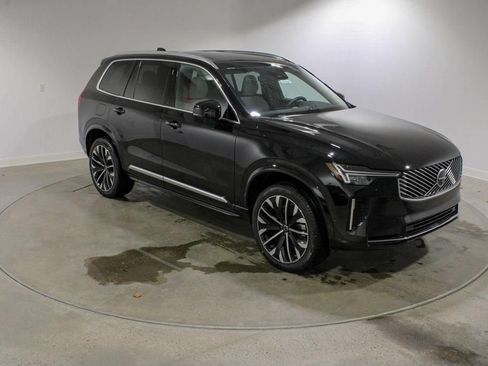 Used 2026 Volvo XC90 B5 Plus w/ Protection Package Premier AWD/4WD image 7