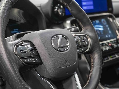 Used 2025 Lexus LX 700h F Sport image 21