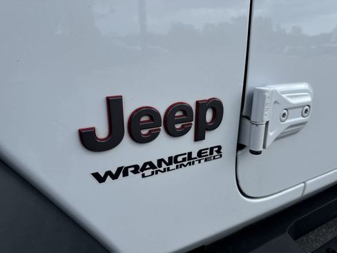 Used 2021 Jeep Wrangler Unlimited Rubicon AWD/4WD image 27