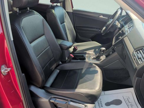 Used 2020 Volkswagen Tiguan SE w/ Panoramic Sunroof Package FWD image 29