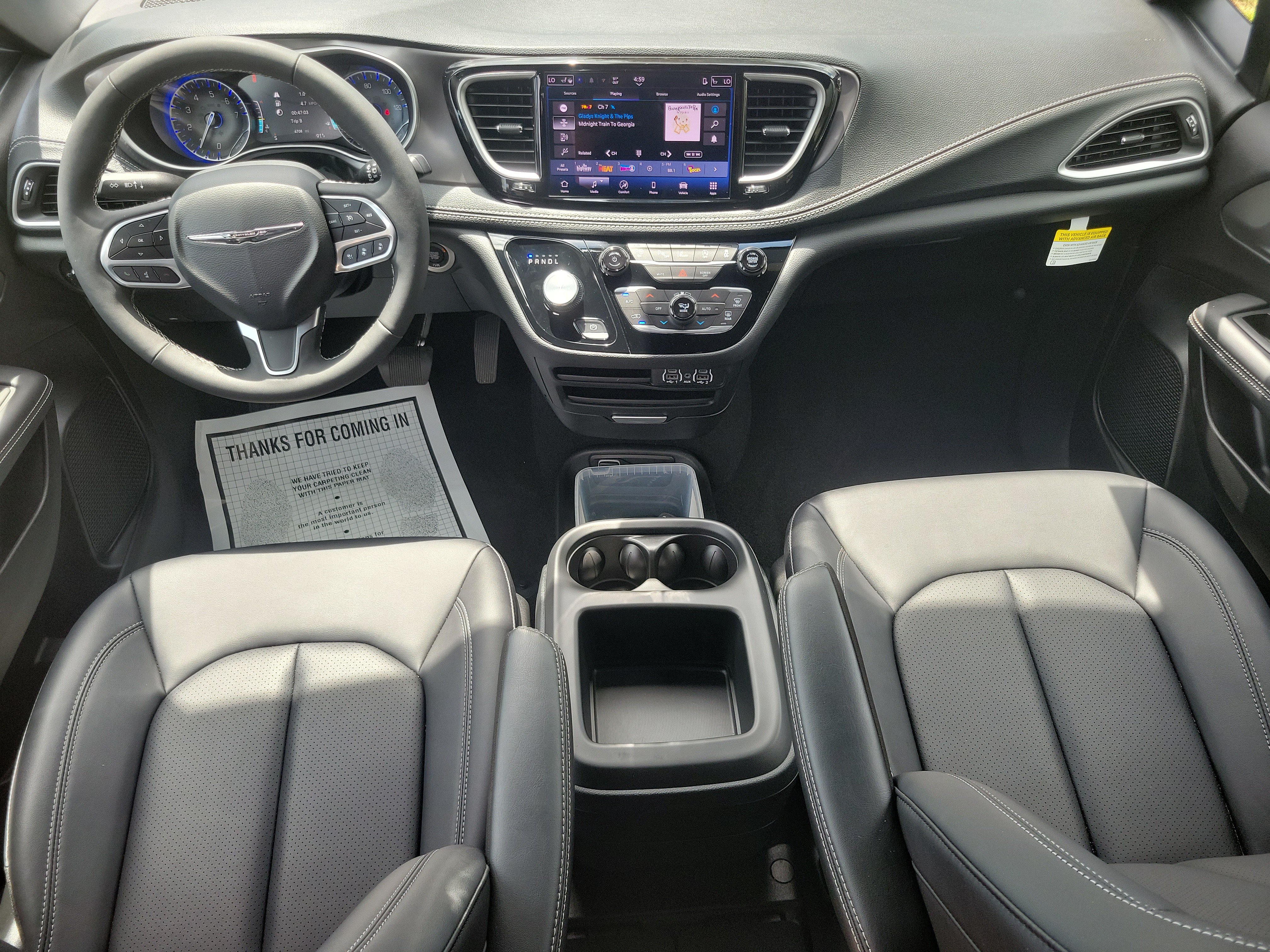 Used 2025 Chrysler Pacifica Select FWD image 11
