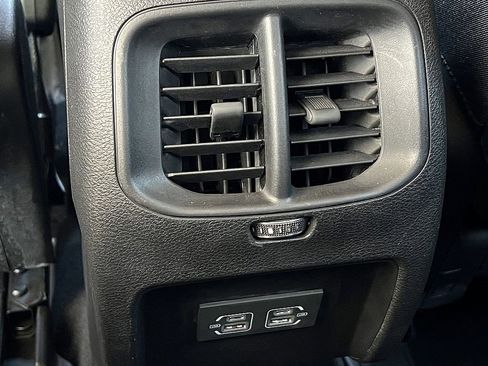 Used 2021 Jeep Cherokee Latitude Plus image 12