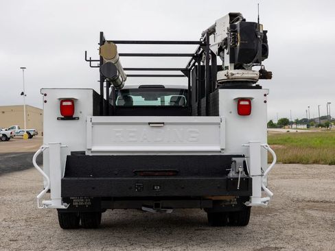 Used 2017 Ford F550 2WD Regular Cab Super Duty image 6