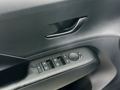 Used 2024 Hyundai Kona SEL FWD image 15
