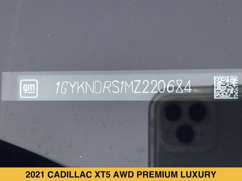 Used 2021 Cadillac XT5 Premium Luxury w/ LPO, Floor Liner Package AWD/4WD image 17