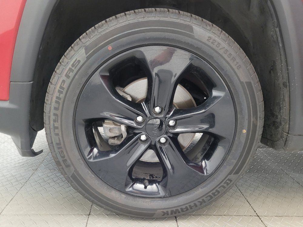 Used 2019 Jeep Compass Latitude FWD image 31