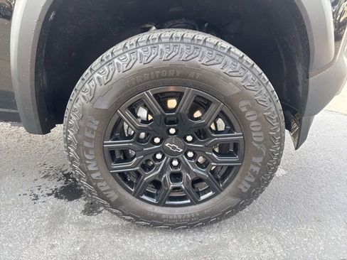 Certified 2025 Chevrolet Colorado Trail Boss AWD/4WD image 9