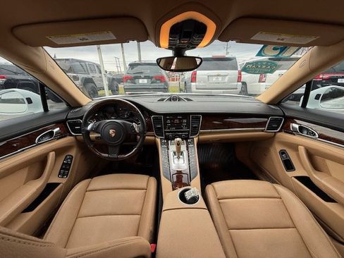 Used 2013 Porsche Panamera 4 Platinum Edition image 9