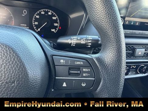 Used 2023 Honda HR-V LX image 29