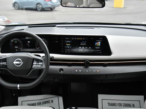 Used 2024 Nissan Ariya AWD image 40