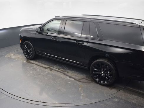 Certified 2026 Cadillac Escalade ESV Platinum Sport w/ LPO, ONYX Package image 46