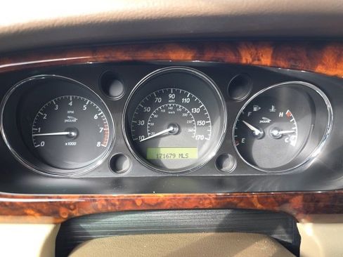 Used 2007 Jaguar XJ8 image 23