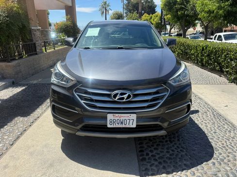 Used 2018 Hyundai Santa Fe Sport FWD image 2