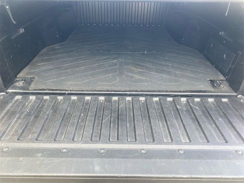 Used 2019 Toyota Tacoma SR image 30