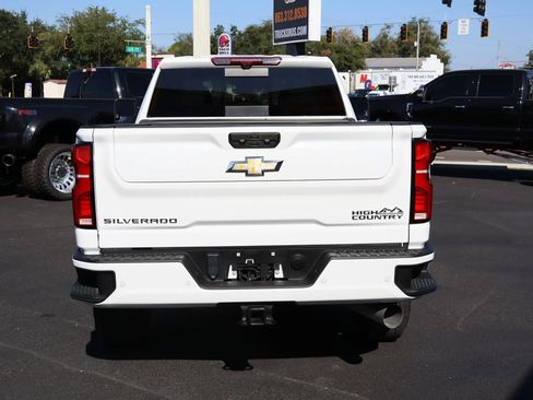 Used 2024 Chevrolet Silverado 2500 High Country w/ High Country Premium Package AWD/4WD image 6