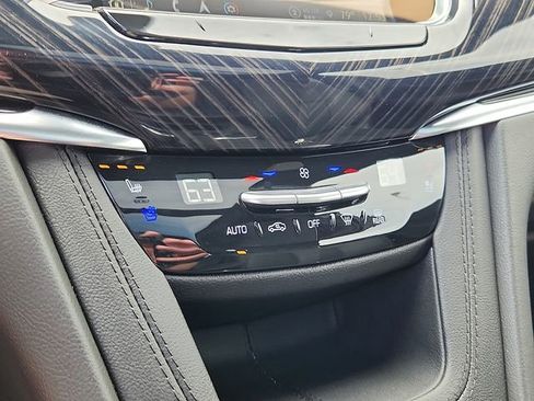 Certified 2024 Cadillac XT6 Premium Luxury image 16