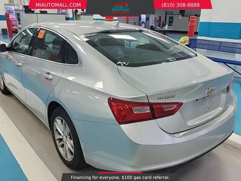 Used 2017 Chevrolet Malibu LT FWD image 2