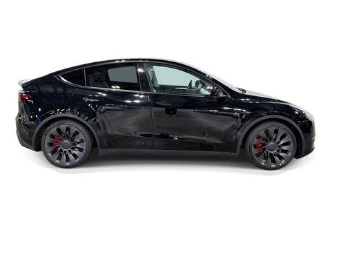 Certified 2023 Tesla Model Y Performance AWD/4WD image 7