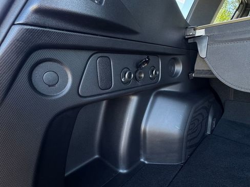 Used 2025 Subaru Forester Premium image 11