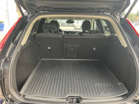 Certified 2024 Volvo XC60 B5 Plus w/ Protection Package Premier AWD/4WD image 28