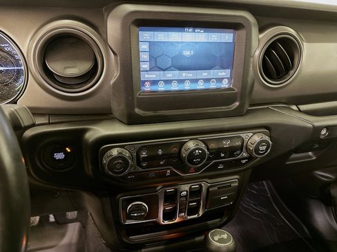 Used 2023 Jeep Wrangler Unlimited w/ Cold Weather Group image 25