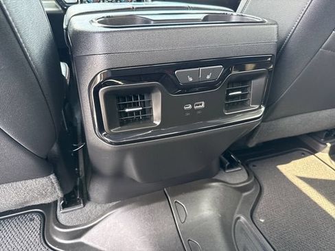 Used 2022 GMC Sierra 1500 AT4 w/ AT4 Premium Package AWD/4WD image 16