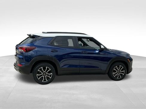 Used 2022 Chevrolet TrailBlazer ACTIV w/ Technology Package FWD image 12