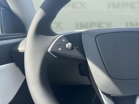 Used 2026 Tesla Model Y Long Range image 16