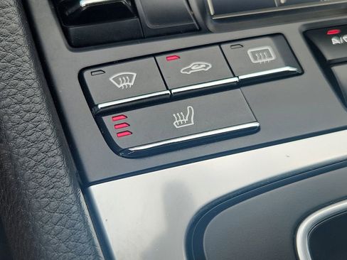 Certified 2018 Porsche 718 Cayman image 22