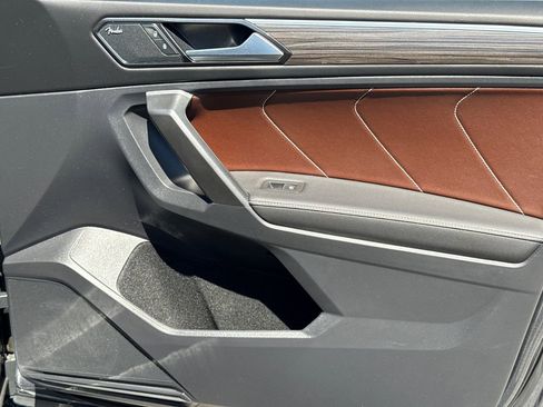 Used 2024 Volkswagen Tiguan SEL R-Line image 14