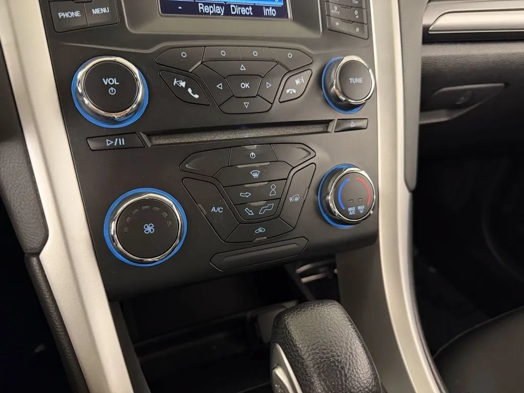Used 2013 Ford Fusion SE FWD image 19
