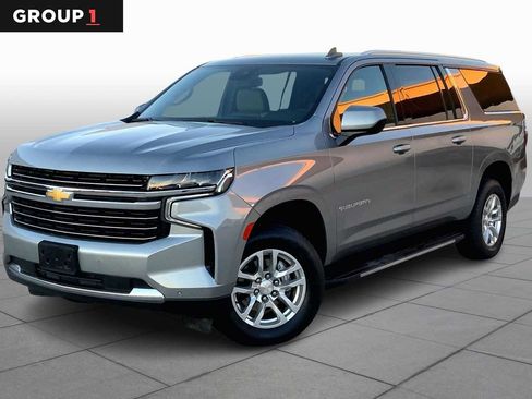 Used 2024 Chevrolet Suburban LT image 1