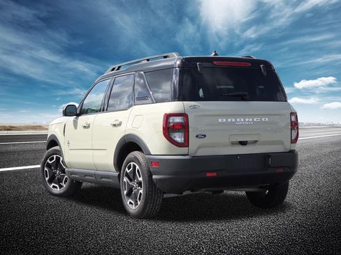 Used 2024 Ford Bronco Sport Outer Banks w/ Tech Package AWD/4WD image 21