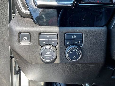 Used 2024 Chevrolet Silverado 2500 LT AWD/4WD image 16
