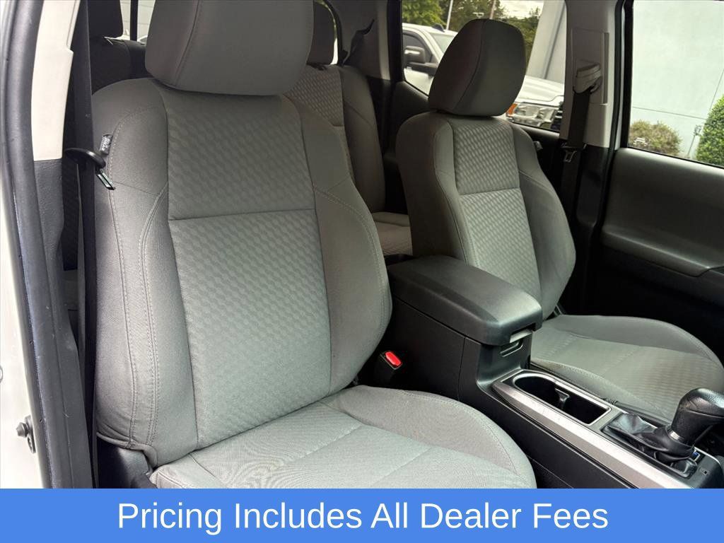 Used 2022 Toyota Tacoma SR5 AWD/4WD image 17