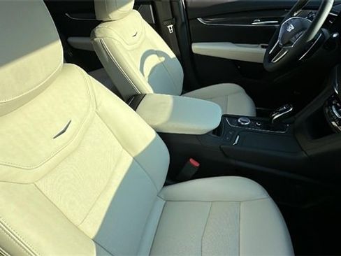 New 2025 Cadillac XT5 Sportv image 21