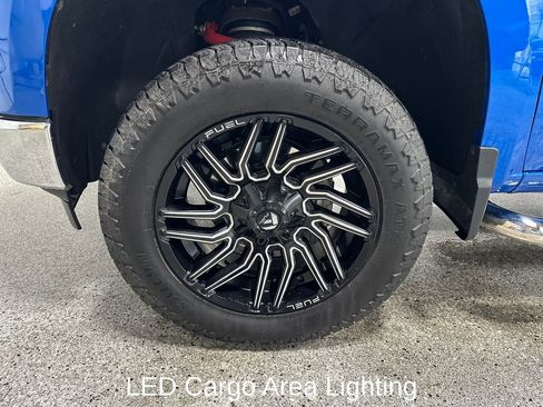 Used 2023 Chevrolet Silverado 1500 LT AWD/4WD image 30