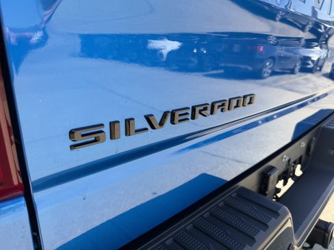 Used 2023 Chevrolet Silverado 1500 LT Trail Boss w/ Convenience Package II image 9