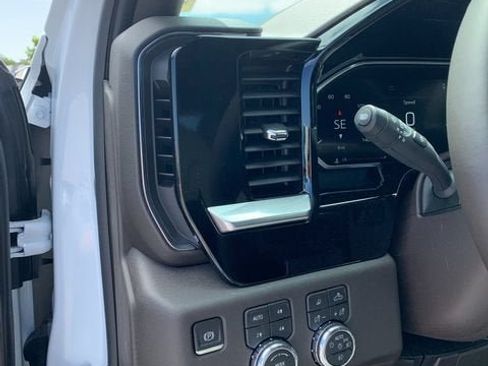 New 2026 GMC Sierra 2500 SLT w/ SLT Convenience Package AWD/4WD image 19