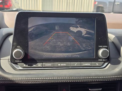 Used 2023 Nissan Rogue SV FWD image 19