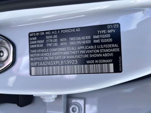 Used 2023 Porsche Macan image 15