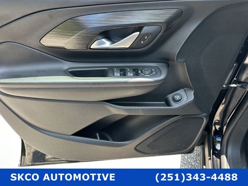 Used 2022 GMC Terrain SLE w/ Driver Convenience Package image 12