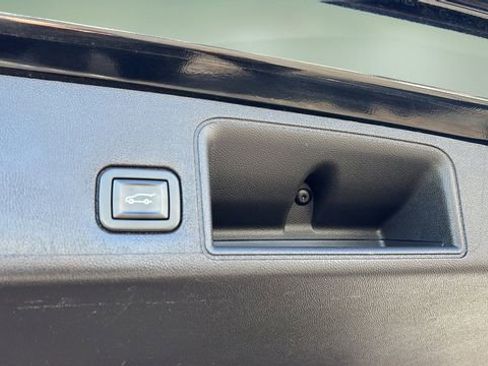 Used 2021 GMC Terrain SLT w/ Infotainment Package II image 38