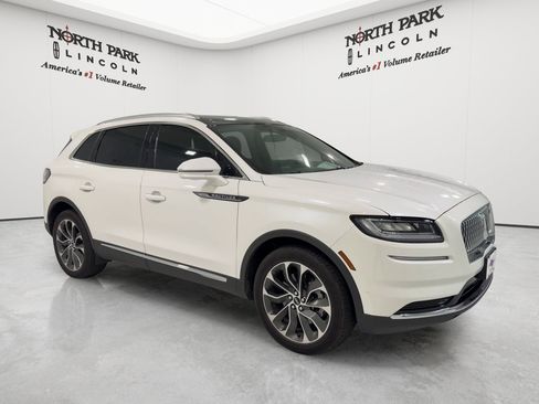 Used 2022 Lincoln Nautilus Reserve FWD image 7