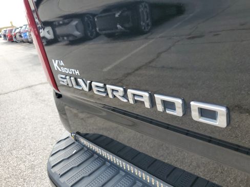Used 2022 Chevrolet Silverado 1500 Custom image 7
