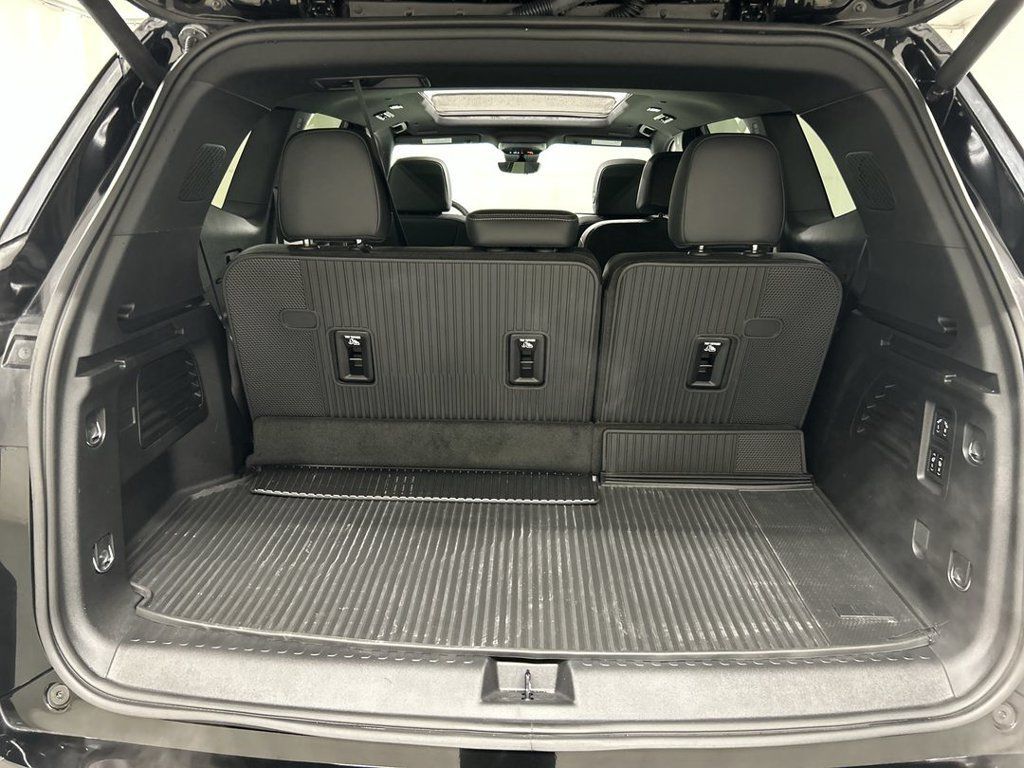 Certified 2026 Buick Enclave Sport Touring w/ Power Package AWD/4WD image 23